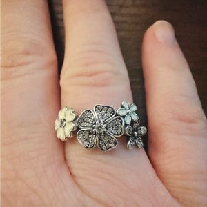 Pandora Flower Cluster ring CZ white enamel and sterling silver